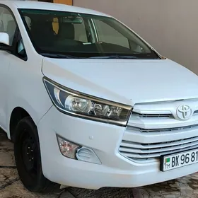 Toyota Innova 2020