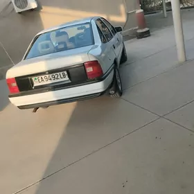 Opel Vectra 1990