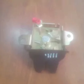 Toyota corona bagaz zamok