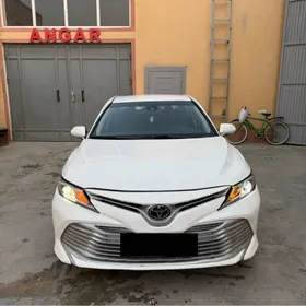 Toyota Camry 2020