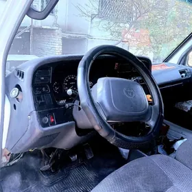 Toyota Hiace 2001