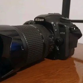 nikon 7500
