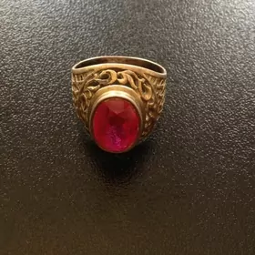 Кольцо из позолоченного серебра с рубином
