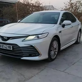 Toyota Camry 2020