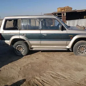 Mitsubishi Pajero 1993