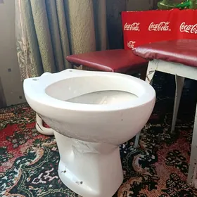 Унитаз без бачка есть уступка.