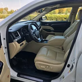 Toyota Highlander 2016