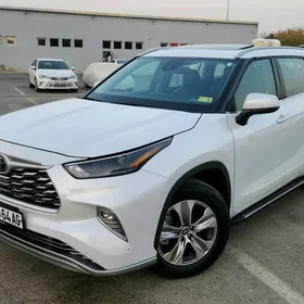 Toyota Highlander 2022