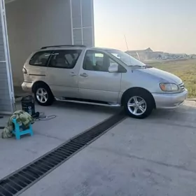 Toyota Sienna 2002