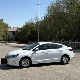 Hyundai Elantra 2020