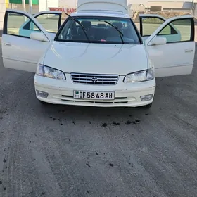 Toyota Camry 2001