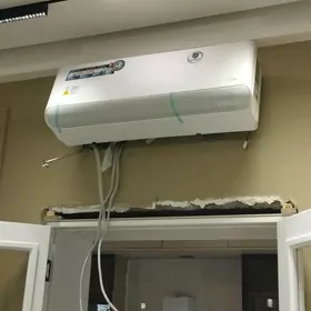 Kömekçi işgär gerek