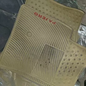 Коврики в Паджеро