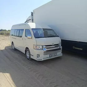 Toyota Hiace 2012