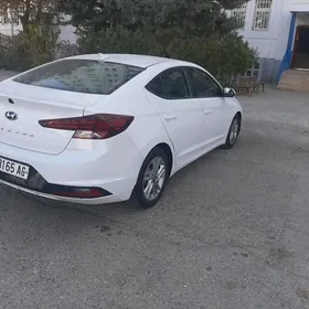 Hyundai Elantra 2019