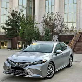 Toyota Camry 2021