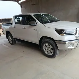 Toyota Hilux 2024