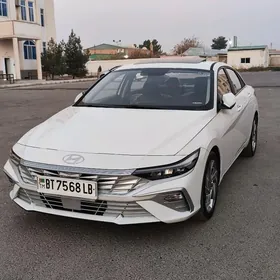 Hyundai Elantra 2025