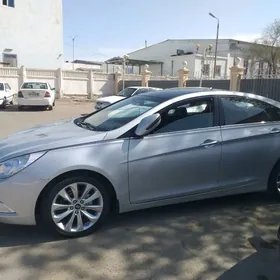 Hyundai Sonata 2011