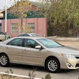 Toyota Camry 2014
