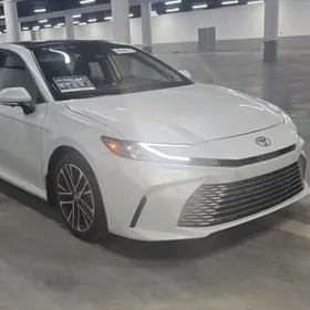 Toyota Camry 2025