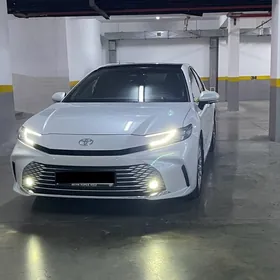 Toyota Camry 2025