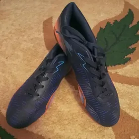 Бутсы футбольные