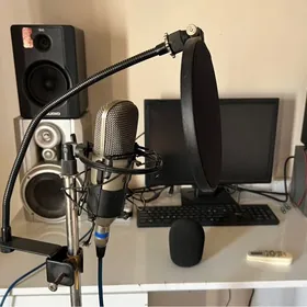 isdudya kalnoka mikrafon