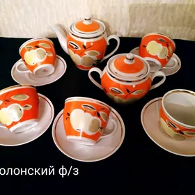 Сервизы,чашки разное