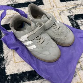 детские кроссовки