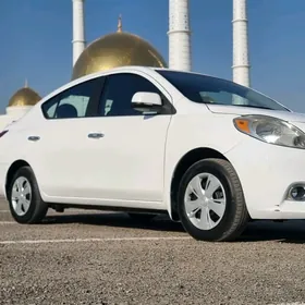 Nissan Versa 2013