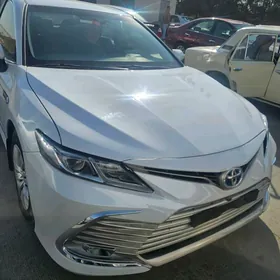 Toyota Camry 2021