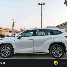 Toyota Highlander 2020