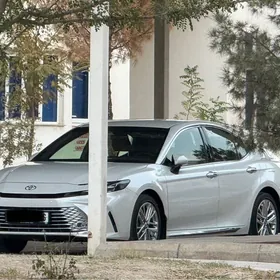 Toyota Camry 2025