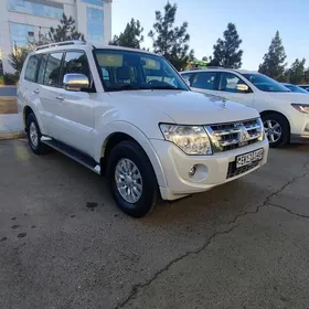 Mitsubishi Pajero 2014