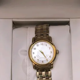 Satlyk gyzyl çaýylan sagat