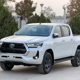 Toyota Hilux 2024