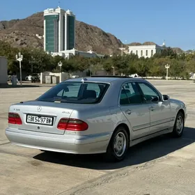 Mercedes-Benz E320 2000