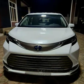 Toyota Sienna 2021