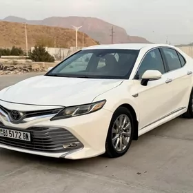 Toyota Camry 2018