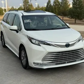 Toyota Sienna 2021