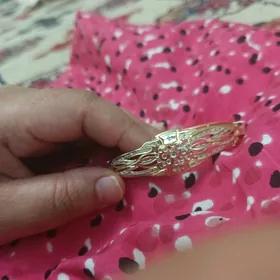 gyzyl braslet bezelik zynjyr