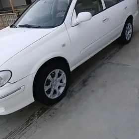 Nissan Sunny 2001