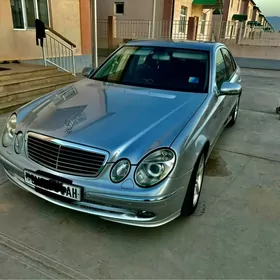 Mercedes-Benz E320 2002