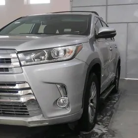 Toyota Highlander 2018