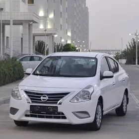 Nissan Sunny 2022