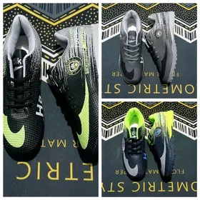 ️Nike️ sarkanoşka