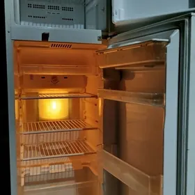 HITACHI WAZDUSNY HOLODELNIK