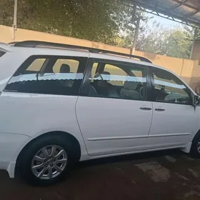 Toyota Sienna 2004