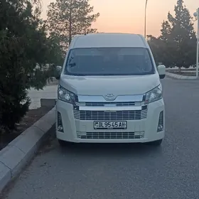 Toyota Hiace 2019